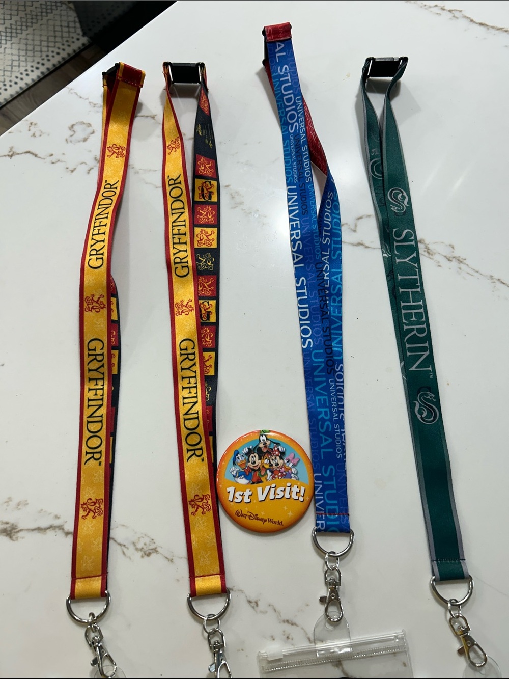 Universal Studios/Disney Lanyard Lot with 1st Visit Button - Picture 5 of 6